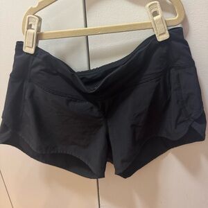 Lululemon Shorts – Black – Size 6